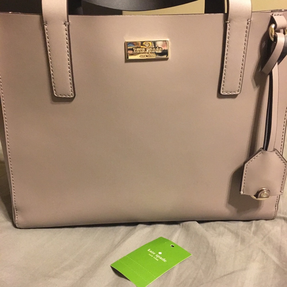 Kate Spade Nelle in small. NWT